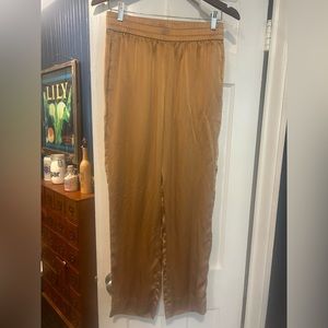 J crew silk pants, perfect for the holidays. Pockets! Elastic waist, perfect!
